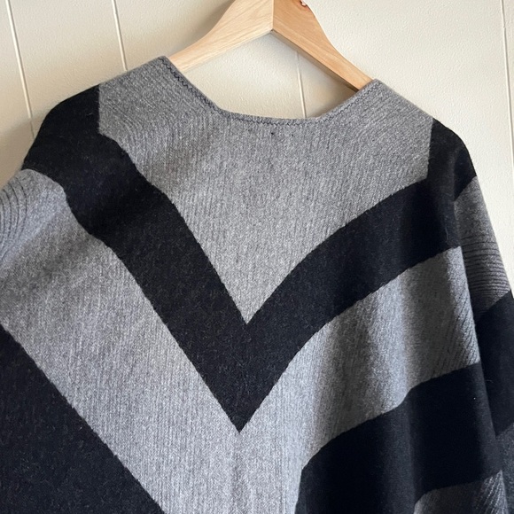 Eileen Fisher Black and Light Gray Wool Office Winter Poncho Wrap Kimono Shawl - Picture 14 of 15